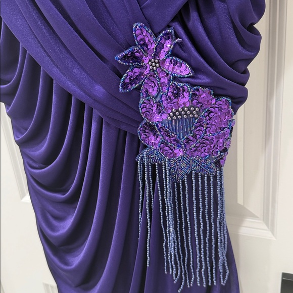 Vintage Abby Kent Elegant Purple Hooded Dress. - Picture 8 of 11